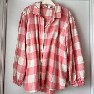 Cute pink and white plaid long sleeve shirt. Jillian Harris for JOE fresh